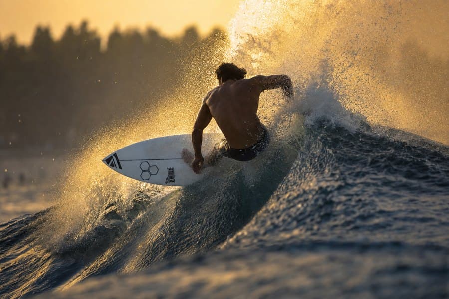 Surfing (Men's) magazine